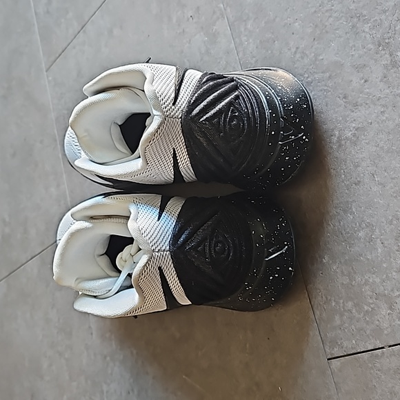 Nike Kyrie 5 Cookies & Creme - 8M - Picture 4 of 8